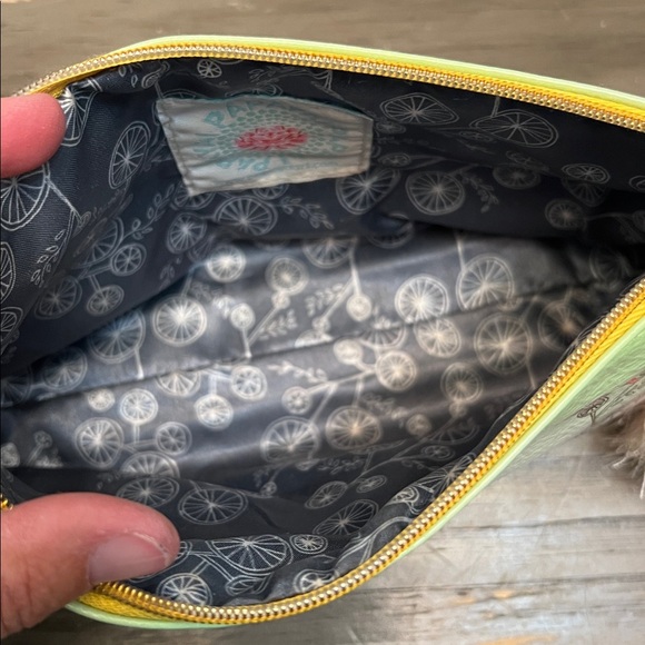 PAPAYA SMALL COSMETIC TRAVEL BAG - Picture 7 of 14